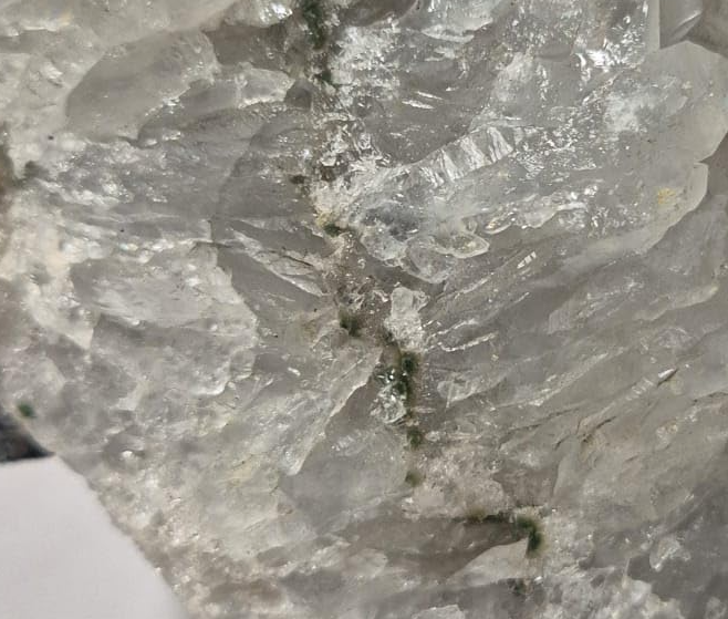 Apofilita Branca natural em pedra bruta de coleção.