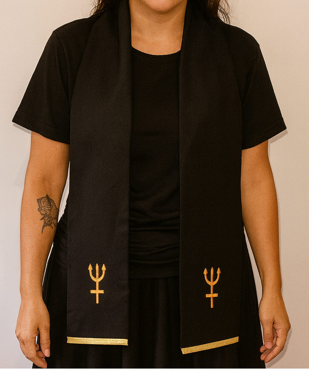 Conjunto de Estola e Filá Feminino de Esquerda Roupas Umbanda Axê Terreiro Gira Esquerda Medium Sacerdote