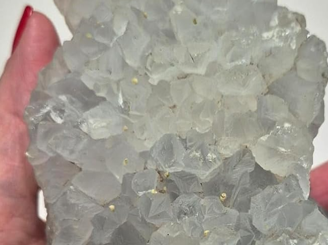 Mineral natural de Apofilita Branca para decoração e colecionismo.