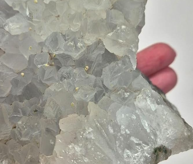 Mineral natural de Apofilita Branca para decoração e colecionismo.