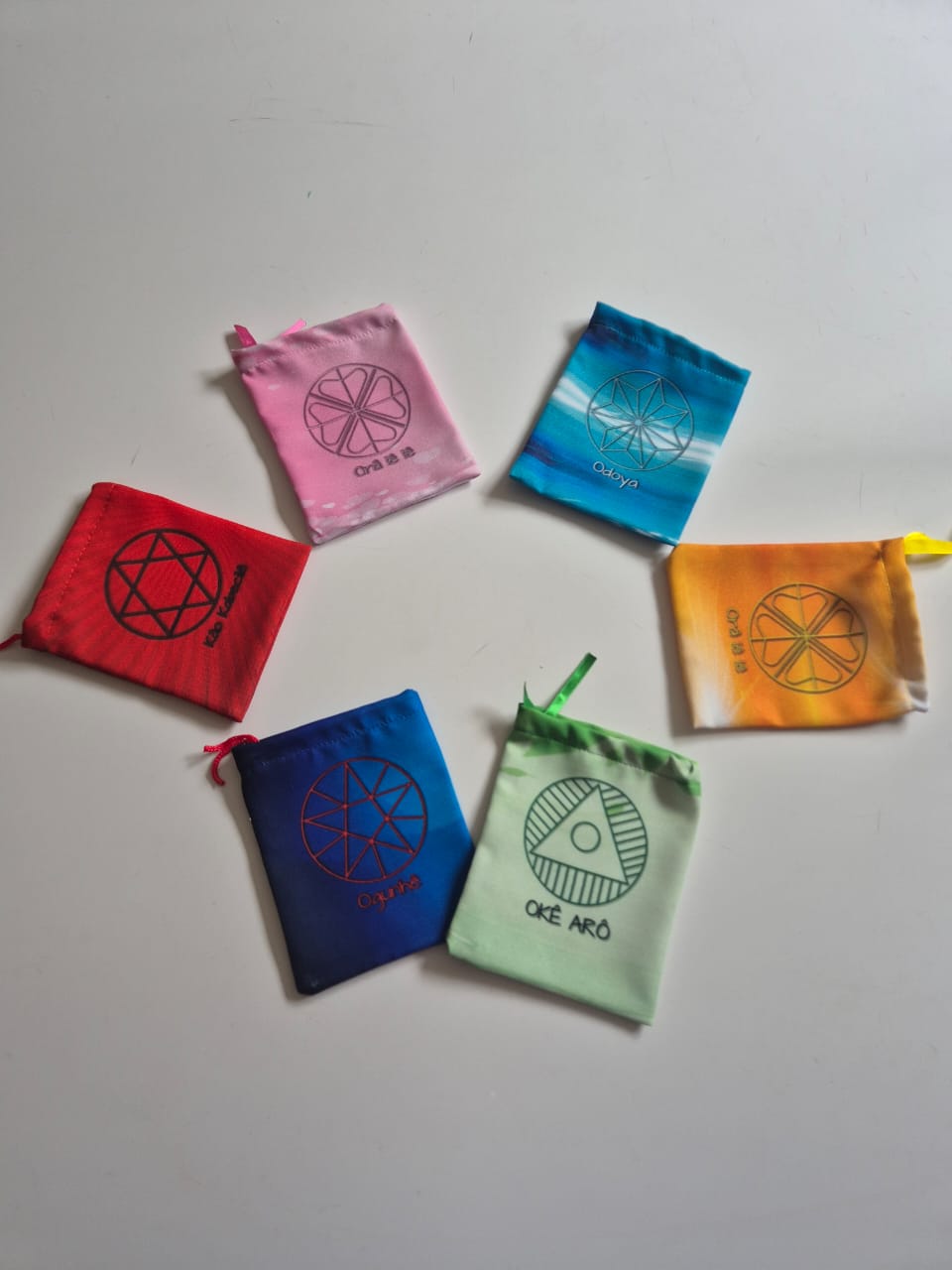 Saquinho Porta - Guias com Mandalas dos Orixás Estampa Digital Terreiro Gira Umbanda Sacerdócio Desenvolvimento Mediúnico Roupas Do Axê De Umbanda