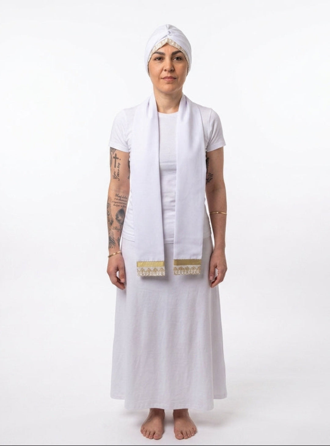 Conjunto Feminino Pano de Cabeça e Estola Branca com Renda Bordada Dourada para Umbanda | Roupas do Axê