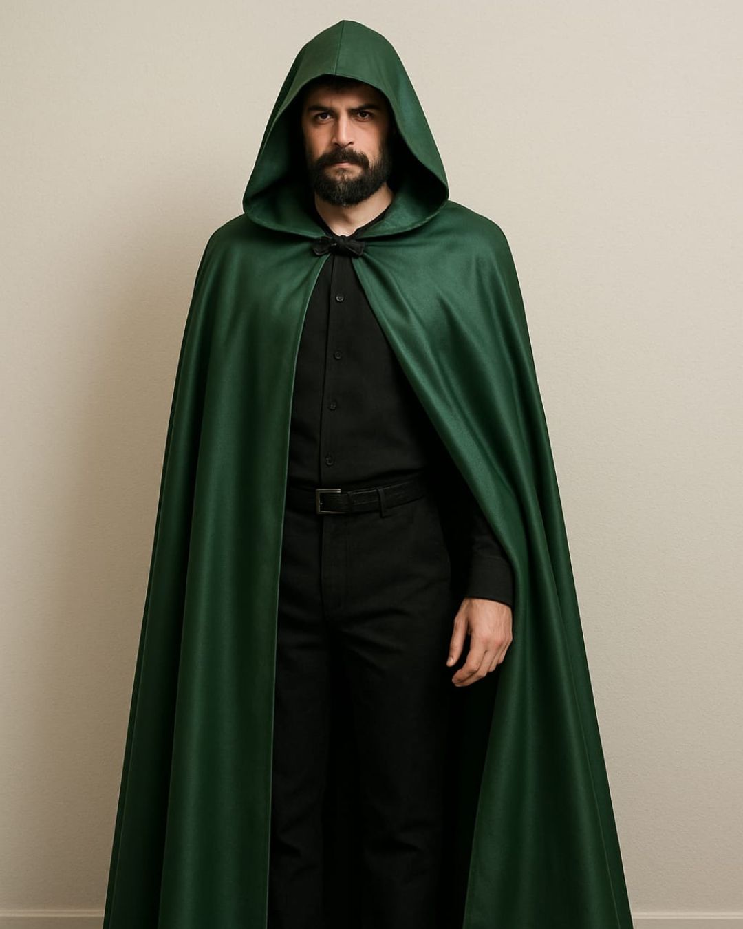 Capa de Exu Rei das Matas Roupas Umbanda Axê Terreiro Gira Esquerda Oxossi Ceremonia Ritual Medium Sacerdote