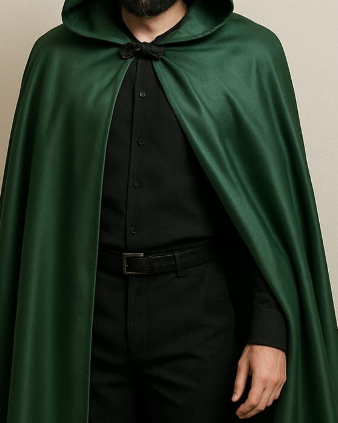 Capa de Exu Rei das Matas Roupas Umbanda Axê Terreiro Gira Esquerda Oxossi Ceremonia Ritual Medium Sacerdote