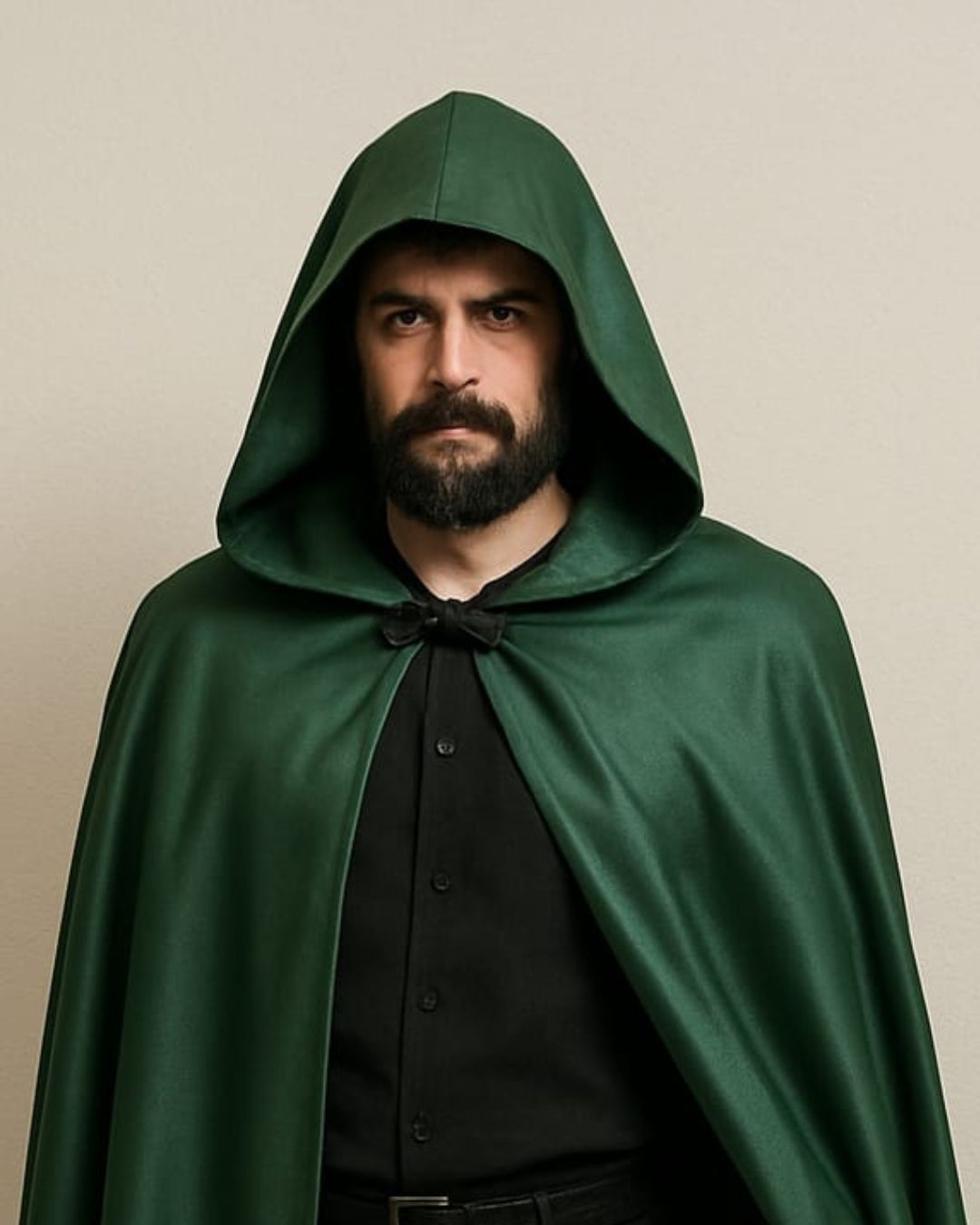 Capa de Exu Rei das Matas Roupas Umbanda Axê Terreiro Gira Esquerda Oxossi Ceremonia Ritual Medium Sacerdote
