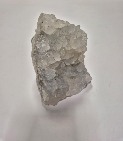 Apofilita Branca natural em pedra bruta de coleção.