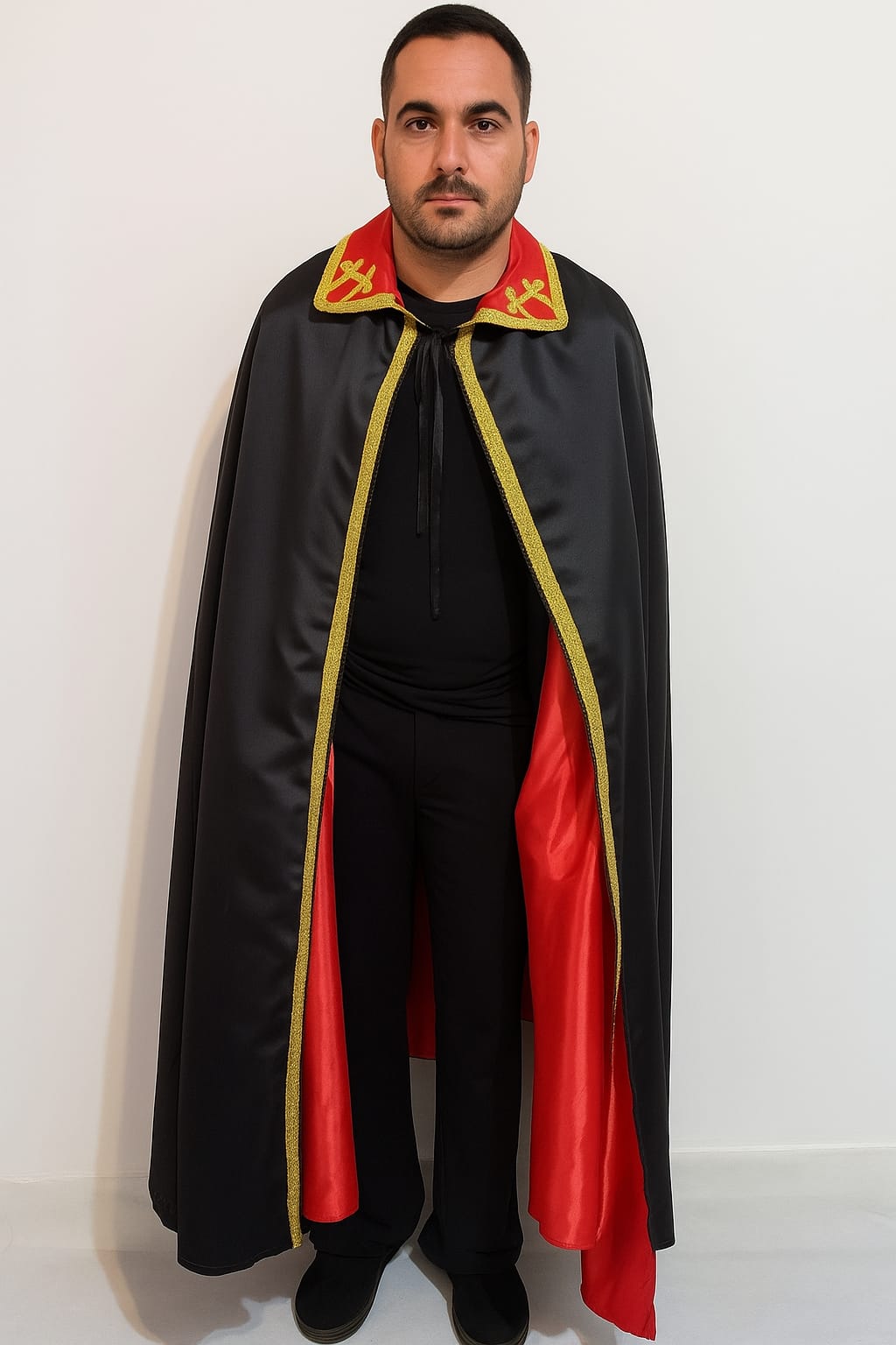 Capa de Exu Abre Caminhos Roupas Umbanda Axê Terreiro Gira Esquerda Sacerdote Ceremonia Ritual Medium