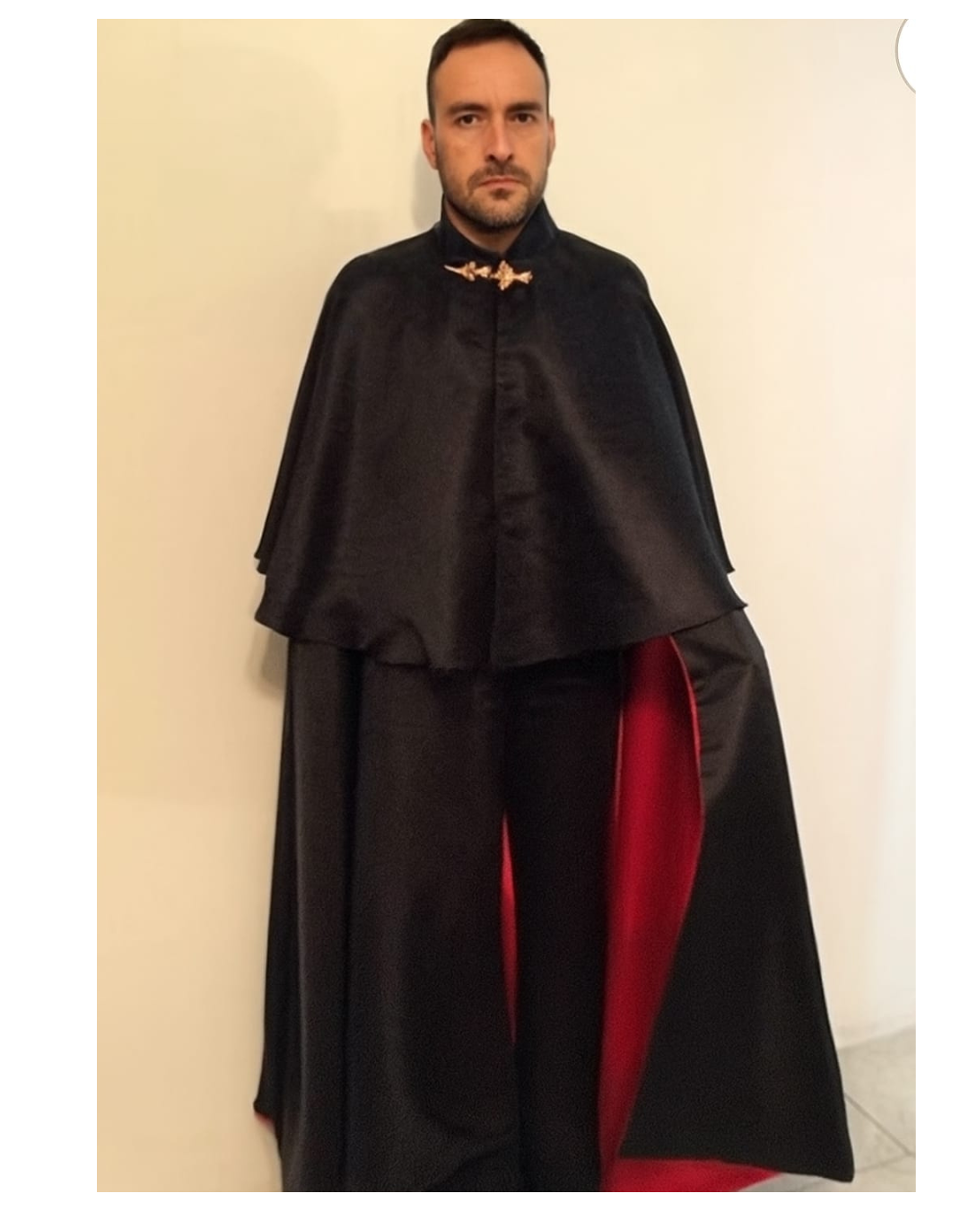 Capa de Exu Tranca Ruas Roupas Umbanda Axê Laroyê Terreiro Gira Esquerda Medium Sacerdote