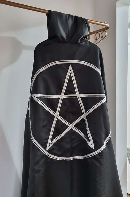 Capa de Exu da Lei Maior Roupas Umbanda Axê Terreiro Gira Esquerda Sacerdócio Medium 