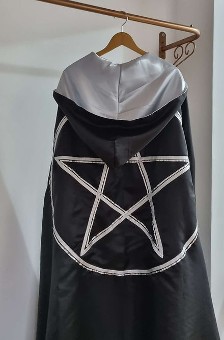 Capa de Exu da Lei Maior Roupas Umbanda Axê Terreiro Gira Esquerda Sacerdócio Medium 