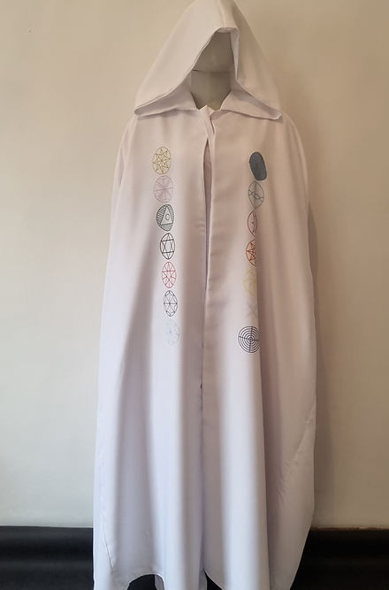 Capa dos 7 Tronos Divinos Roupas Brancas Umbanda Axê Terreiro Gira Mediúm Sacerdote 