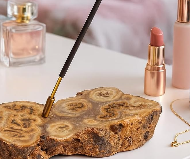 Detalhes dos desenhos naturais da Ágata utilizada como porta-incenso artesanal
