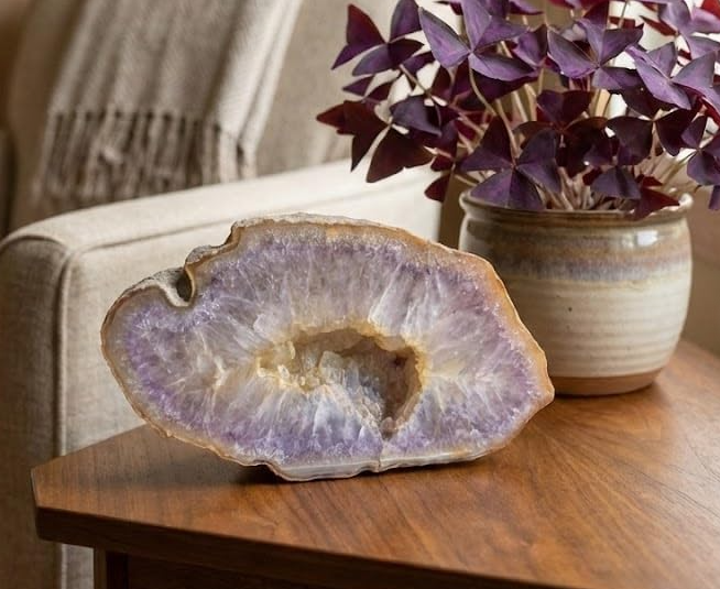 Geodo Natural de Ágata Roxa Premium 884 g – Pedra do Trono da Evolução de Pai Obaluaiê e Mãe Nanã