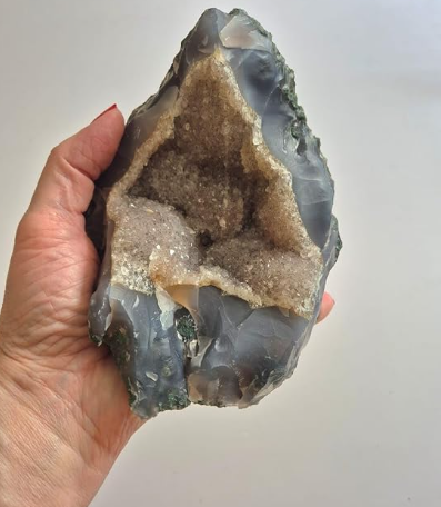 Geodo de Ágata Fumê Natural – Peça Única com Cristais Internos, 1,02 kg – Decoração, Energia e Colecionismo - Roupas