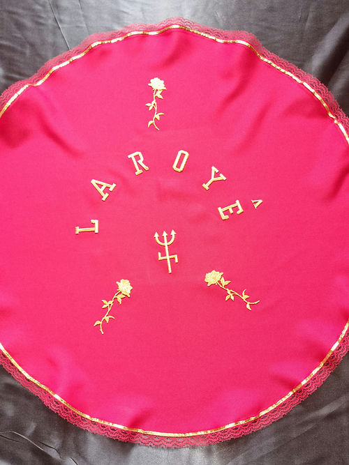 Pano de Oferenda de Pombagira Rosa de Ouro Roupas Umbanda Axê Terreiro Medium Sacerdote Gira Esquerda