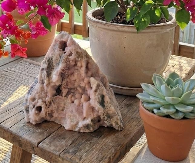 Peça exclusiva de Calcedônia Botrioidal Natural para decoração, altares e coleções de minerais