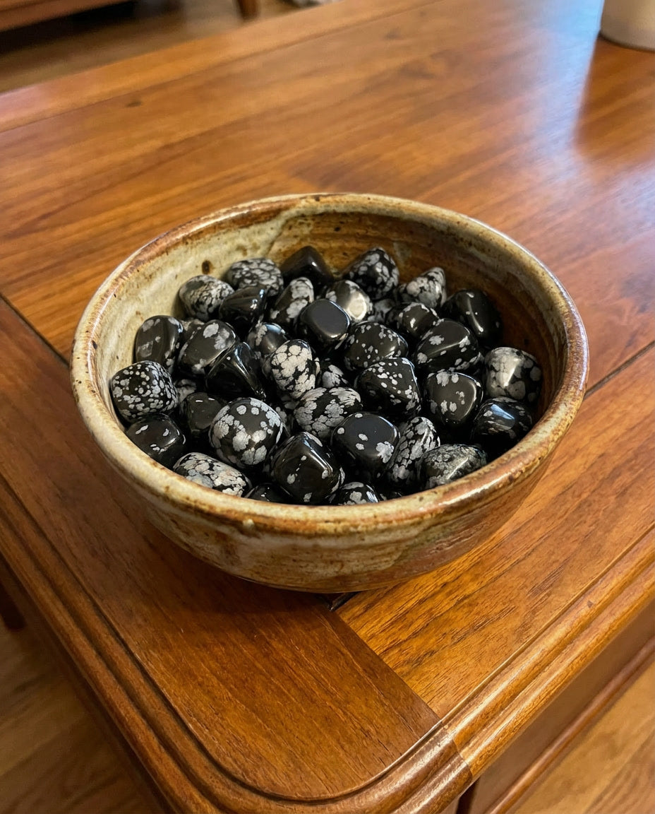 Pedra Natural Obsidiana Floco de Neve por Peso  - Exû Mirim - Trono das Intenções 