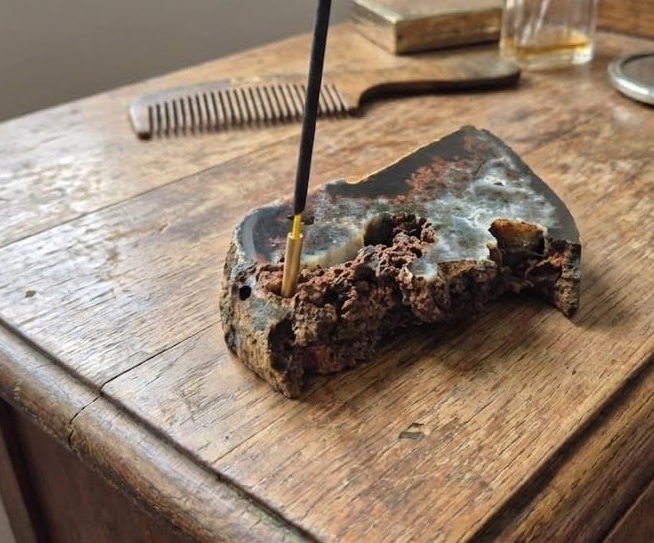 Porta-Incenso em Ágata Natural Premium – Pedra do Trono da Geração Pai Omulû