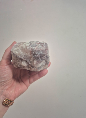 Porta-vela confeccionado em Quartzo Hematoide Natural peça exclusiva.