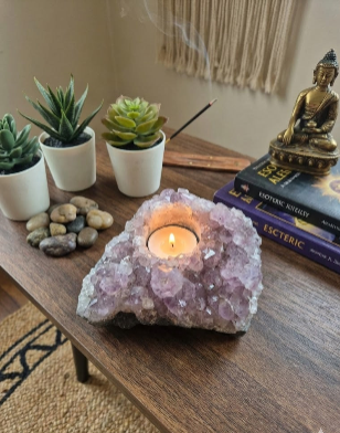 Porta-velas em cristal de ametista natural para decoração sofisticada.