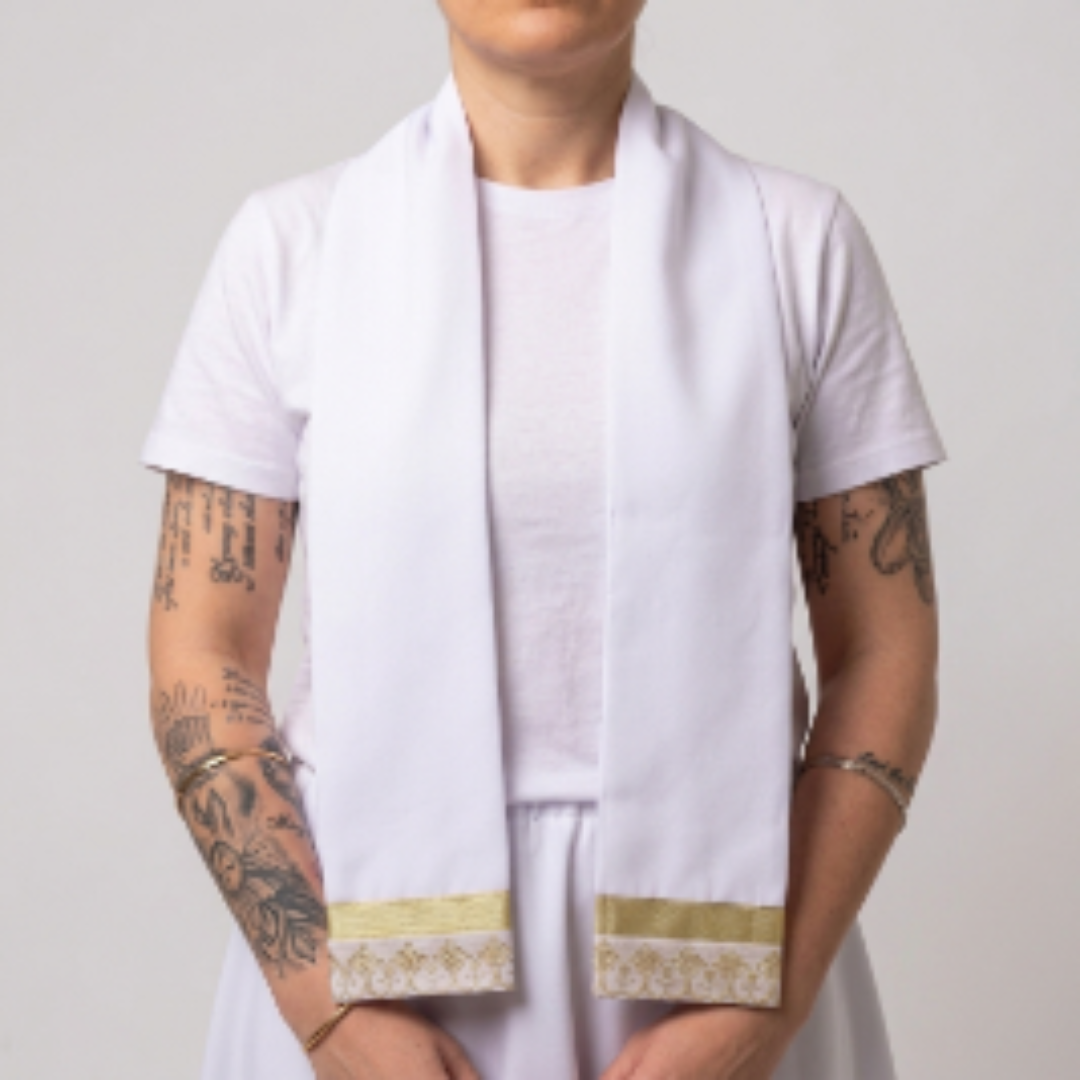 Conjunto Feminino Pano de Cabeça e Estola Branca com Renda Bordada Dourada para Umbanda | Roupas do Axê